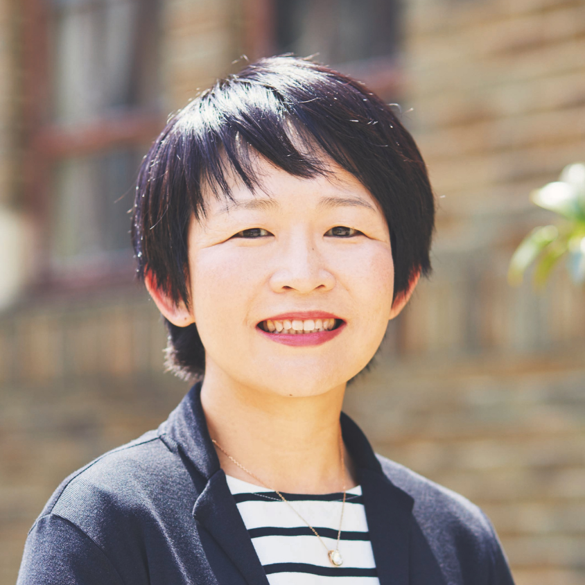 奥野 佐矢子.png