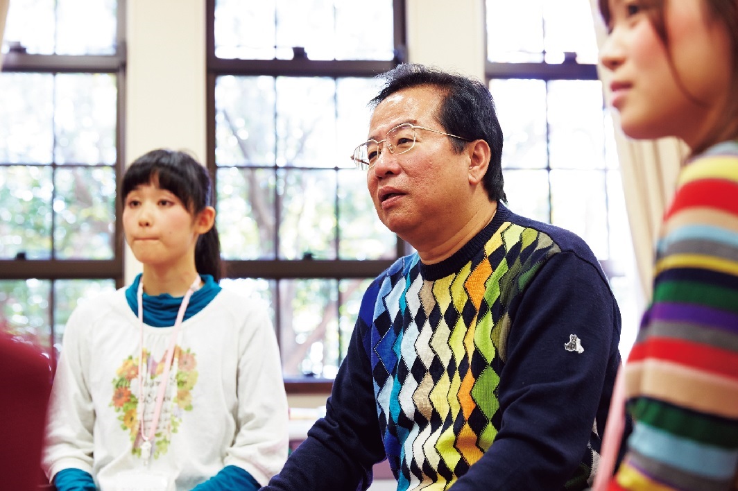 本学教員作 With You Smile が米国大統領夫人の前で合唱されました ニュース一覧 神戸女学院大学 Kobe College 本学教員作 With You Smile が米国大統領夫人の前で合唱されました ニュース一覧 神戸女学院大学 Kobe College