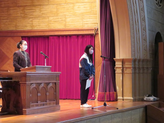 大学クローバー賞 めぐみ会賞 の表彰式を行いました ニュース一覧 神戸女学院大学 Kobe College