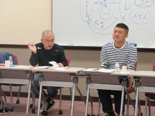 柴田氏と安藤講師（左）