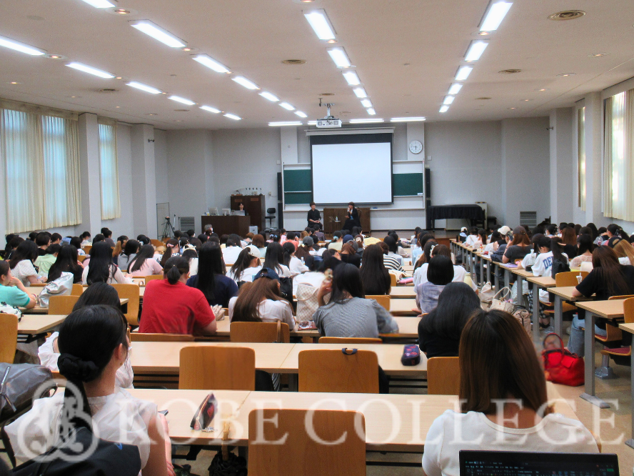神戸女学院創立150周年記念めぐみ寄付講座「リベラルアーツへの招待」第8回が開講されました